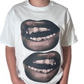 T-Shirt im edgy Streetwear-Style.