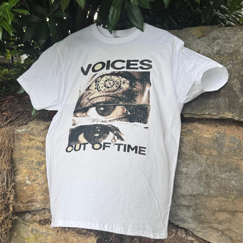T-Shirt mit markantem VOICES-Design.