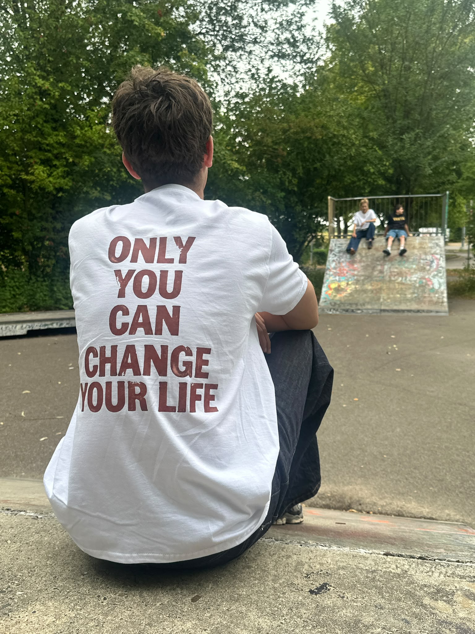 T-Shirt mit Slogan (Größe S).